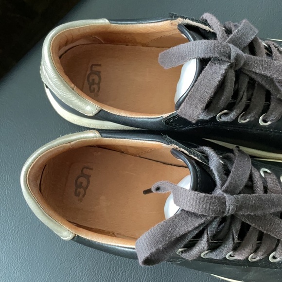 UGG leather sneakers US 7.5 - Picture 2 of 3